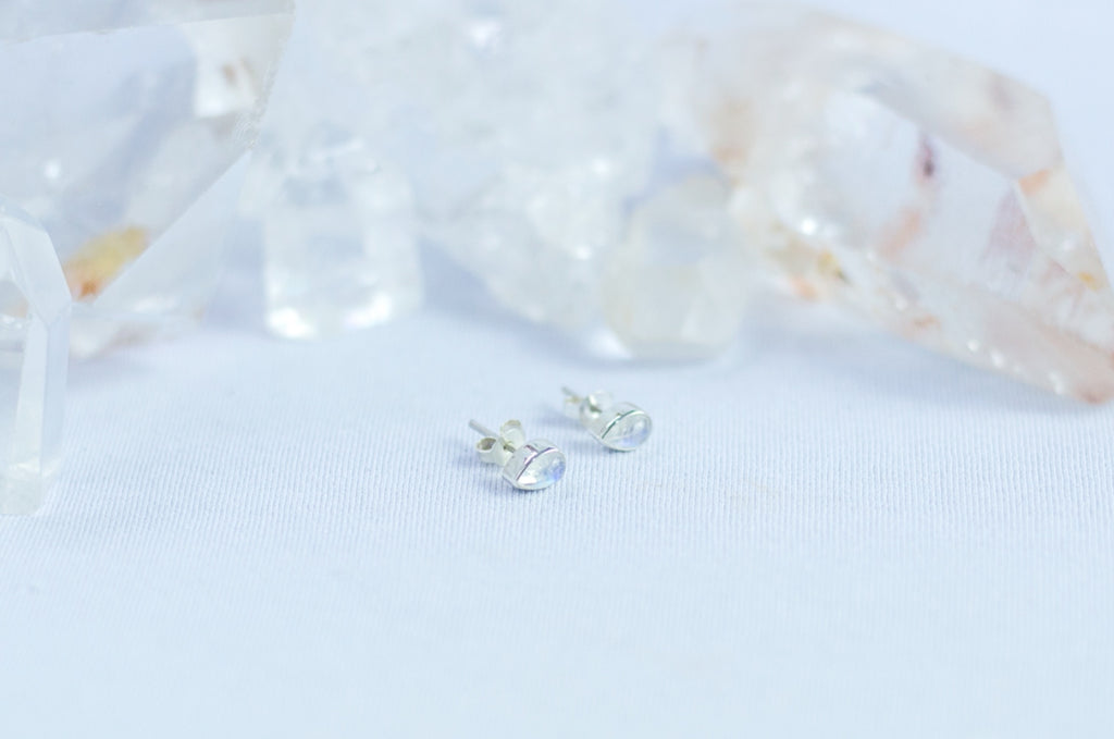 Brinco Fixo Pedra da Lua Gota Prata 925 image 1