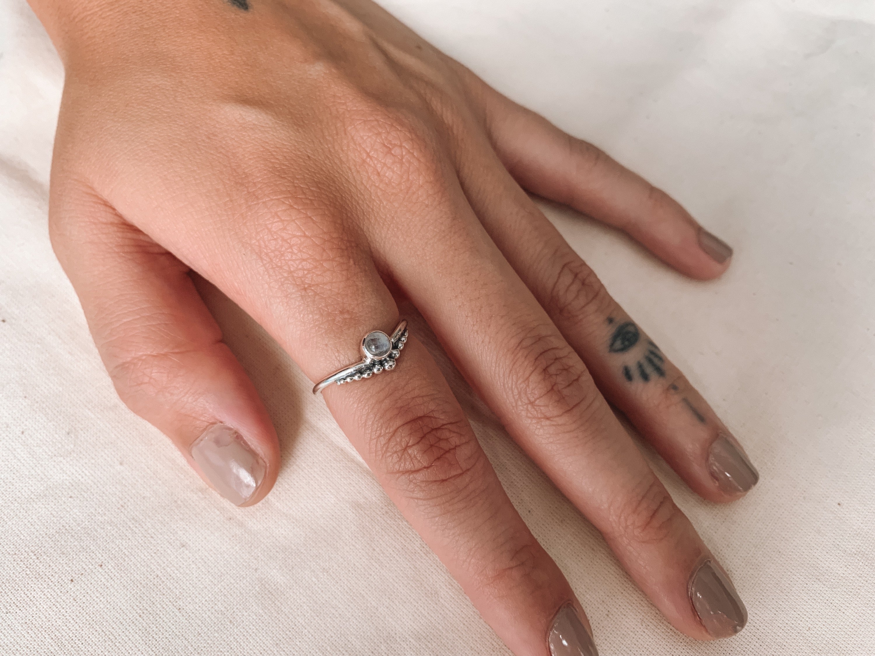 Anel Pedra da Lua Prata 925 image 2