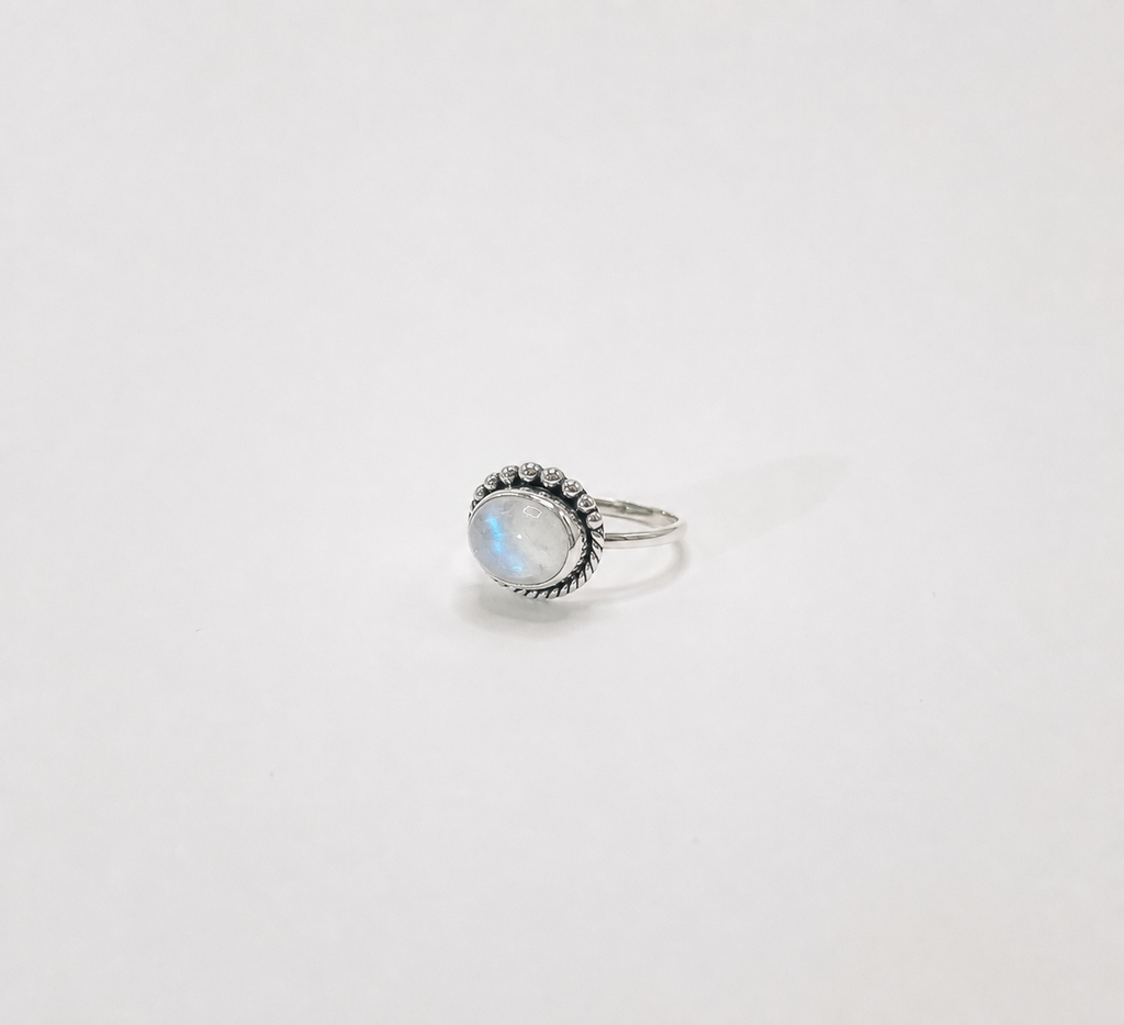 Anel Pedra da Lua Oval Prata 925