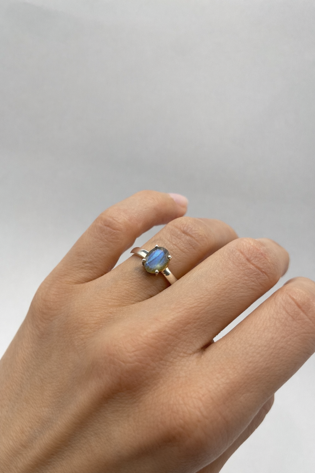 Anel Solitário Labradorita Prata 925