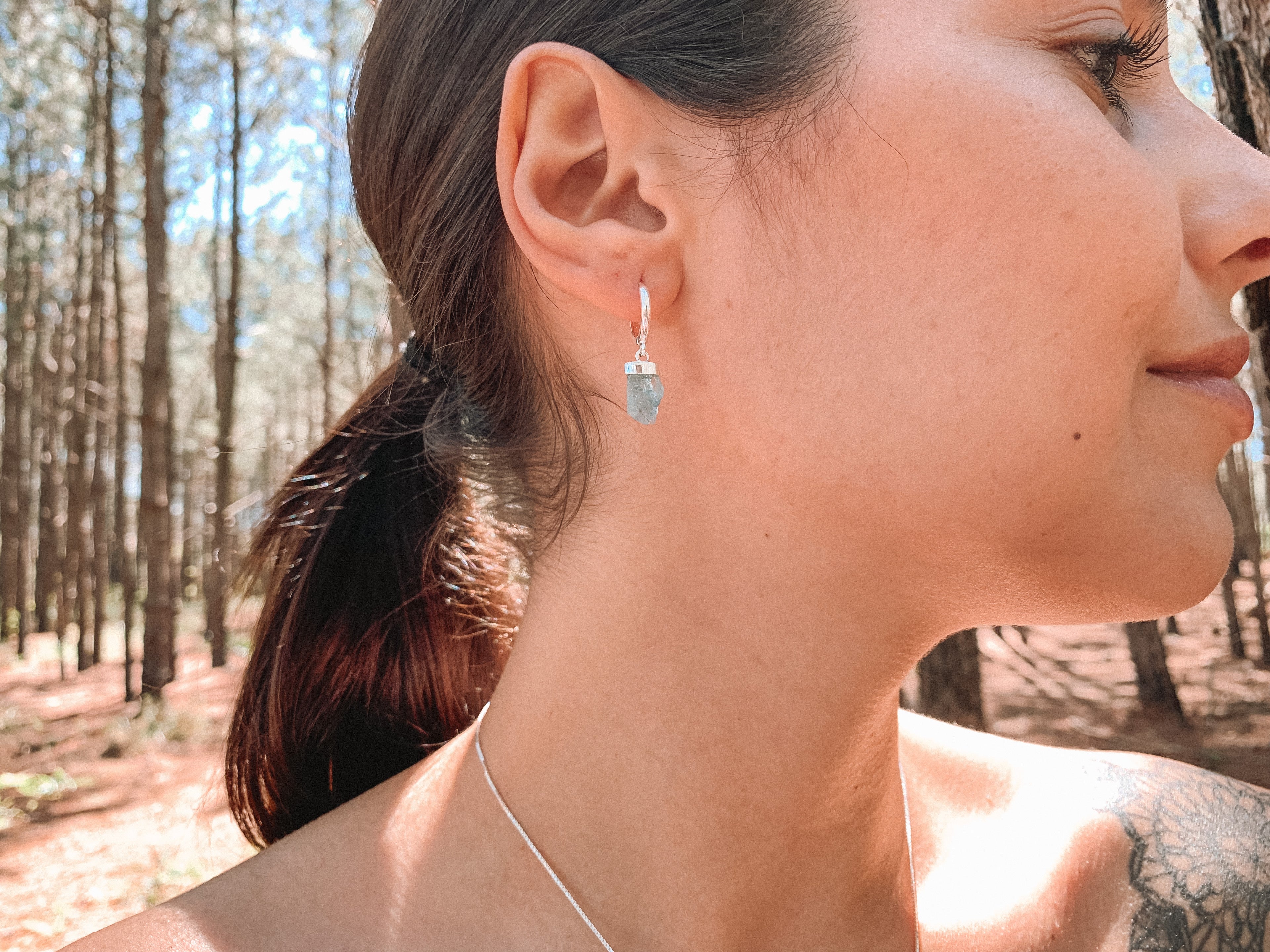 Brinco de Argola Água Marinha Bruta Prata 925 image 0