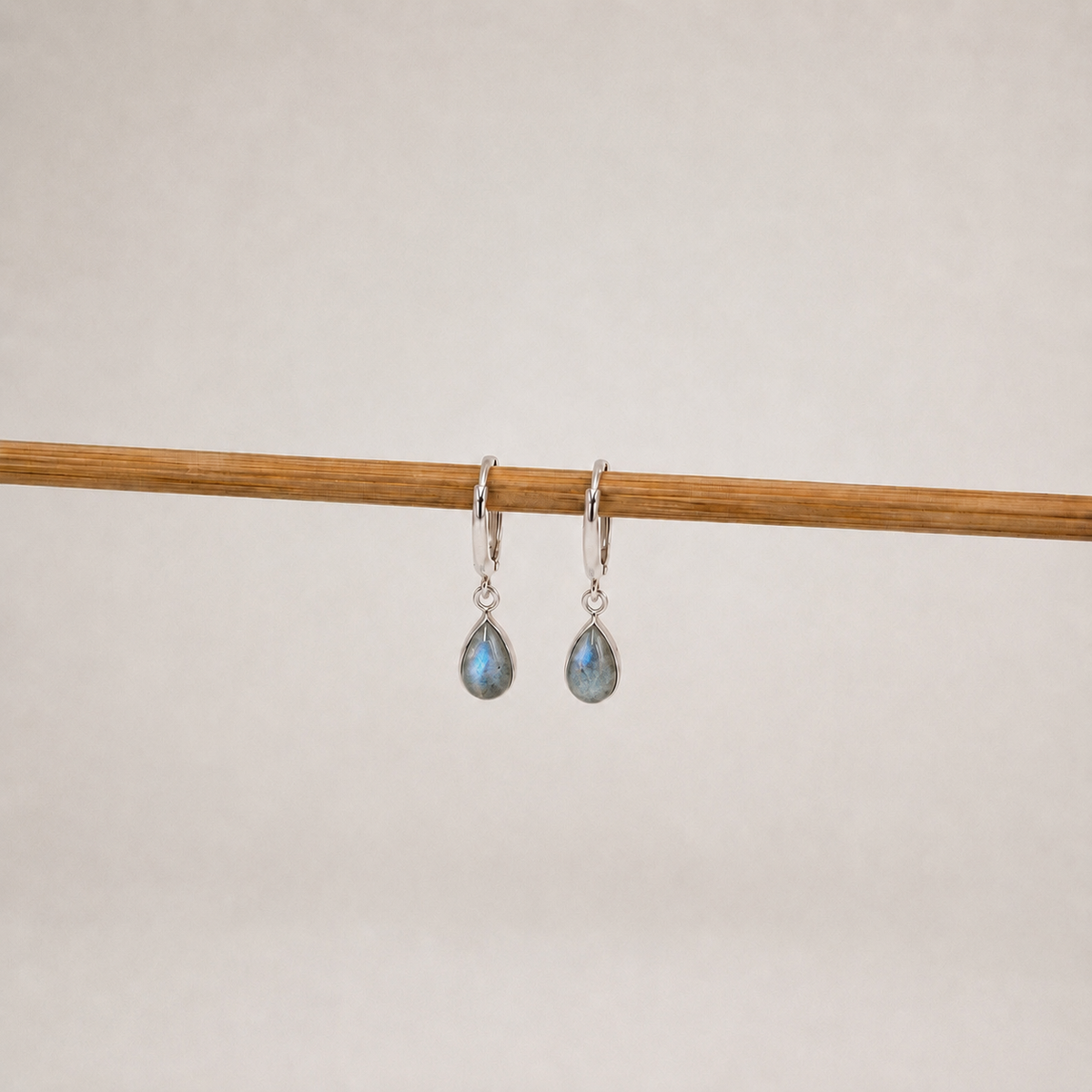 Brinco Argola Labradorita Gota Prata 925