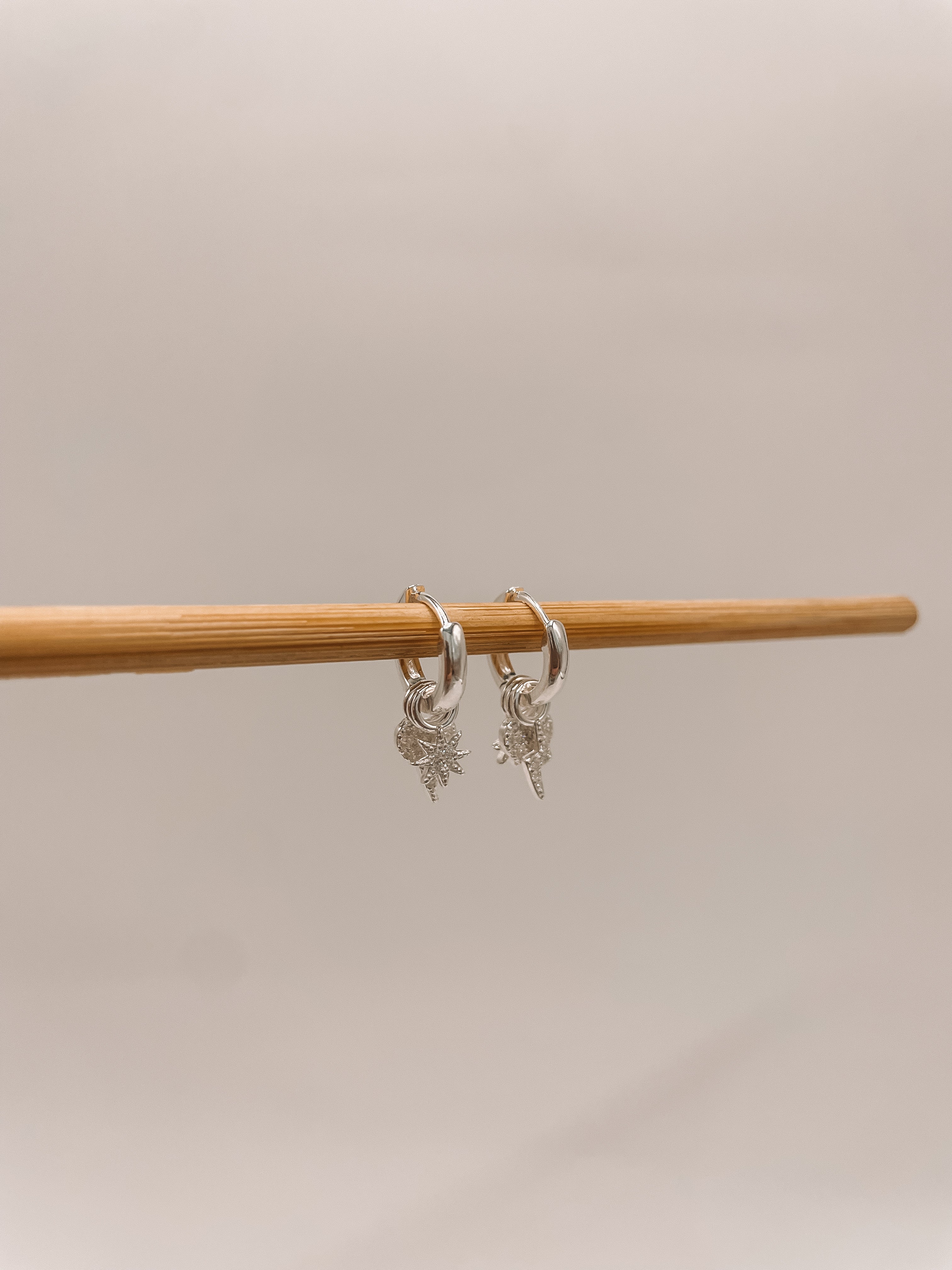 Brinco Argola Click com Estrela, Raio e Coração com Zircônia Prata 925