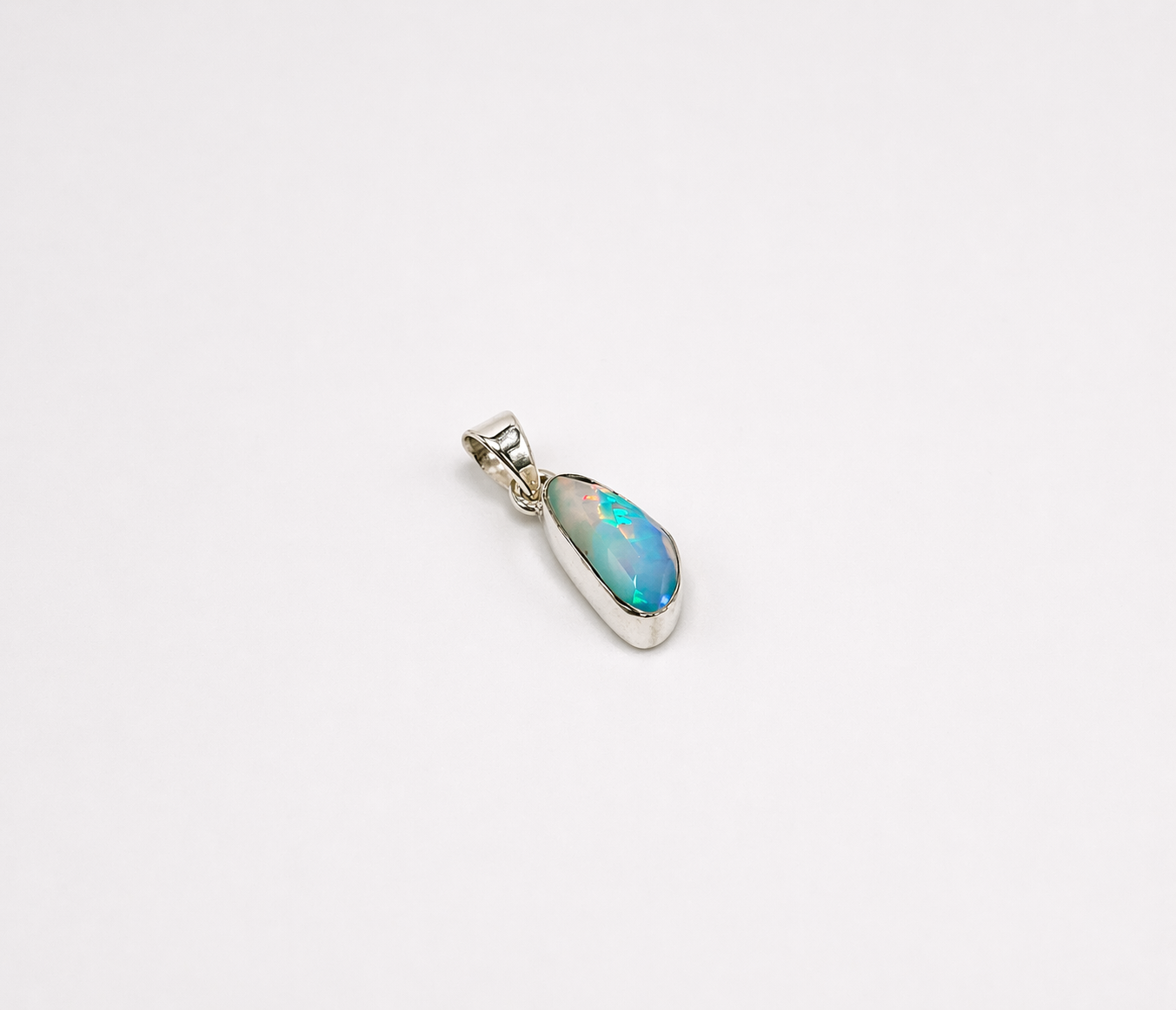 Colar Opala Etíope Azul Facetada Prata 925
