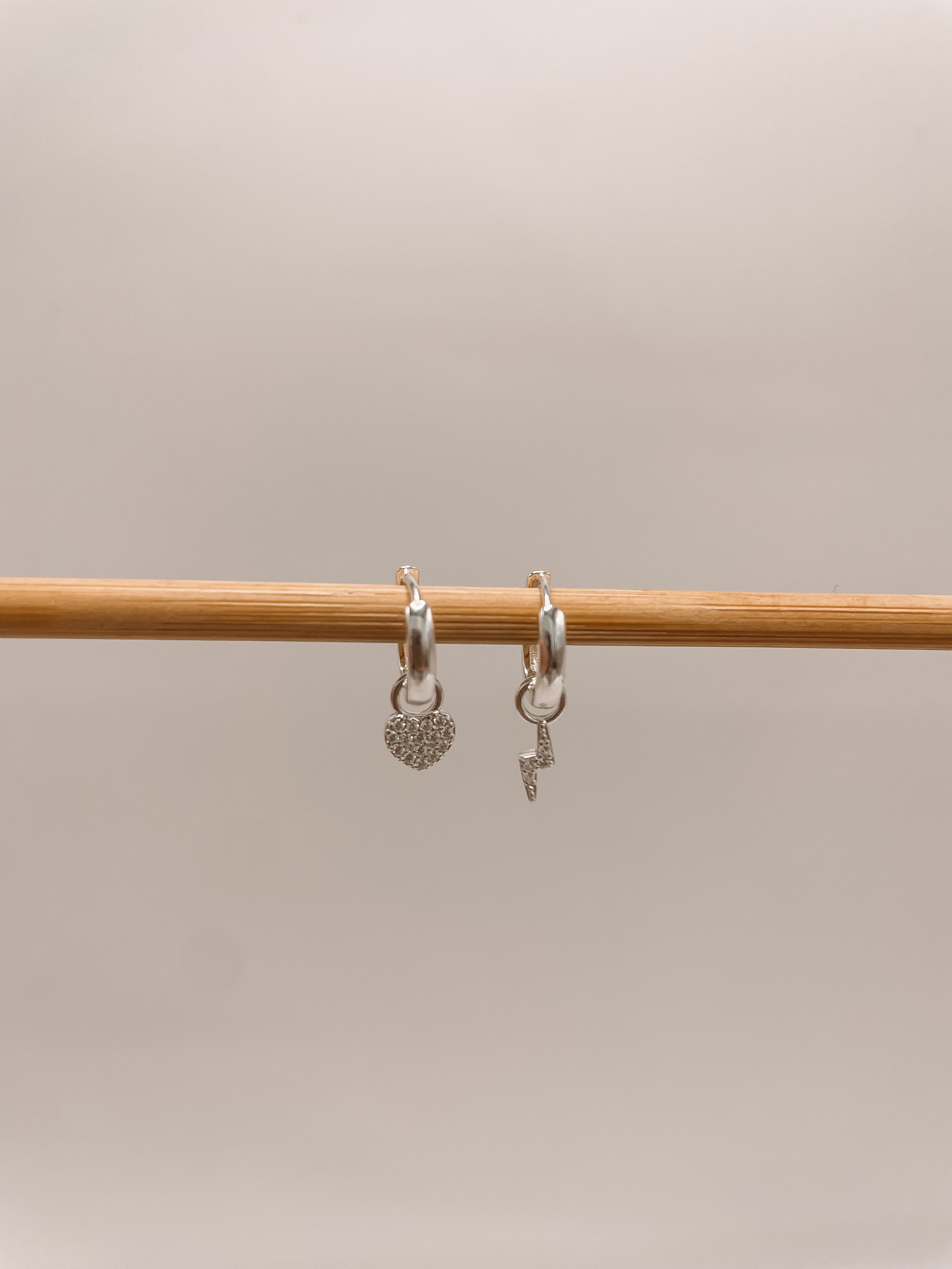 Brinco Argola Click com Estrela, Raio e Coração com Zircônia Prata 925