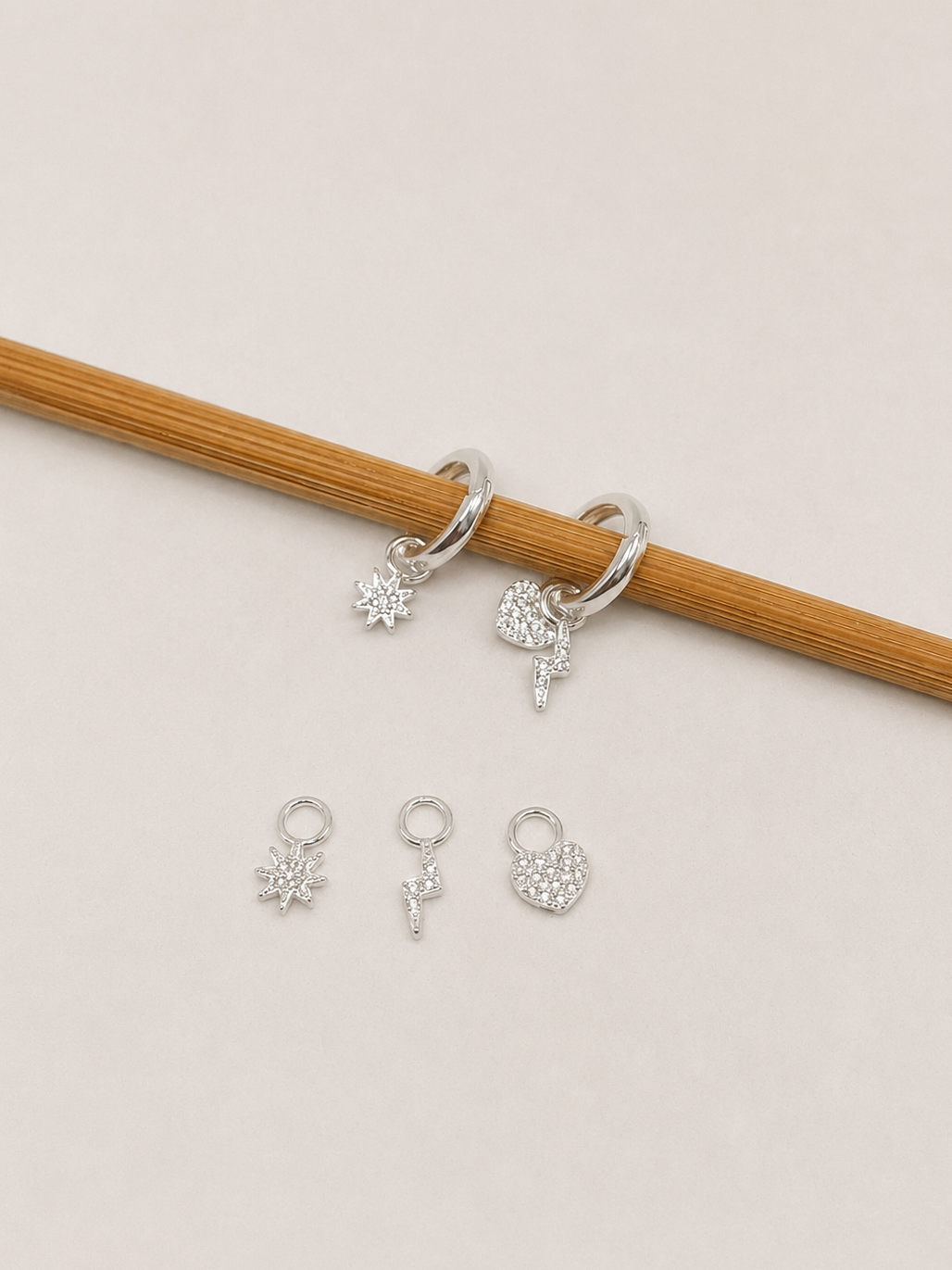 Brinco Argola Click com Estrela, Raio e Coração com Zircônia Prata 925