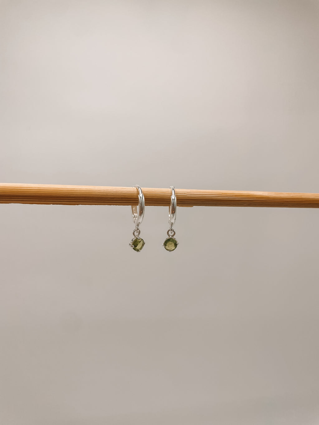 Brinco Argola Turmalina Verde Lapidada Prata 925