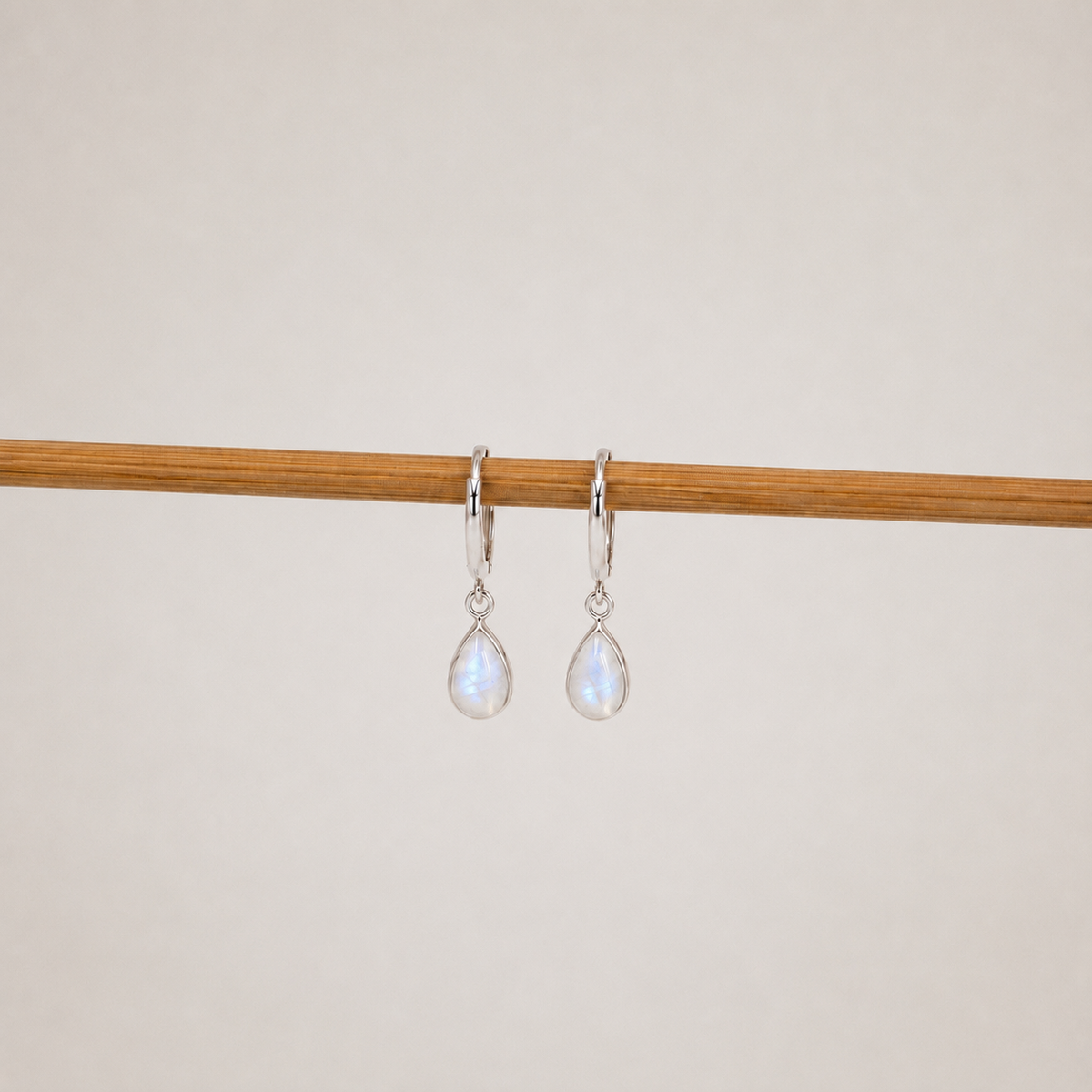 Brinco Argola Pedra da Lua Gota Prata 925