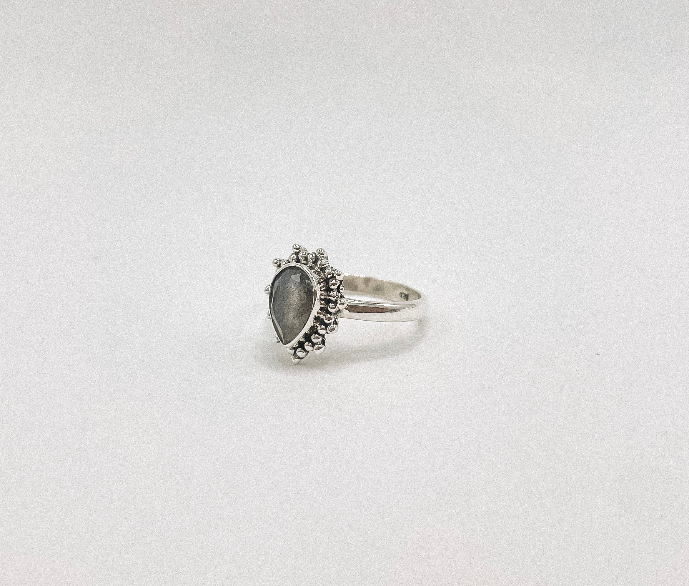 Anel Labradorita Gota Facetada Prata 925