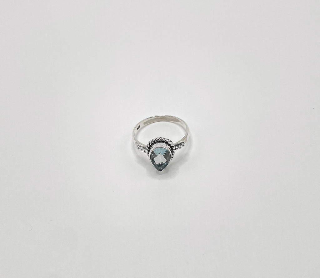 Anel Topázio Azul Gota Prata 925