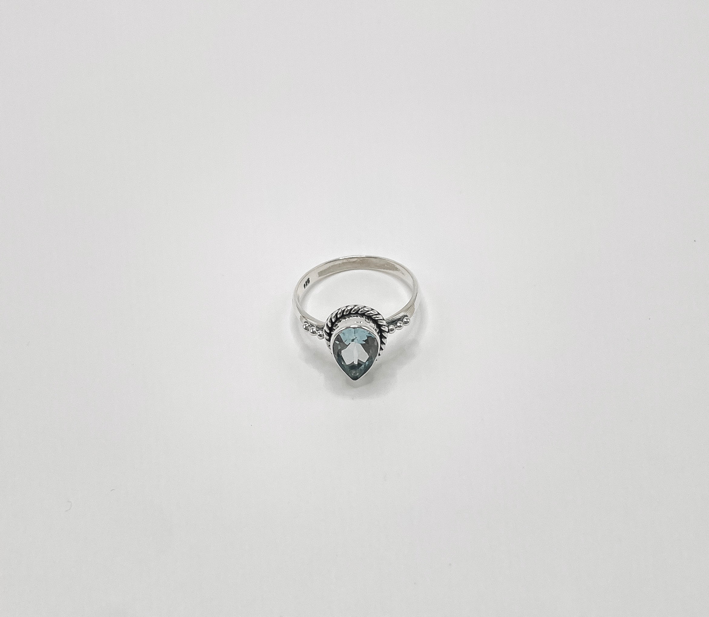 Anel Topázio Azul Gota Prata 925