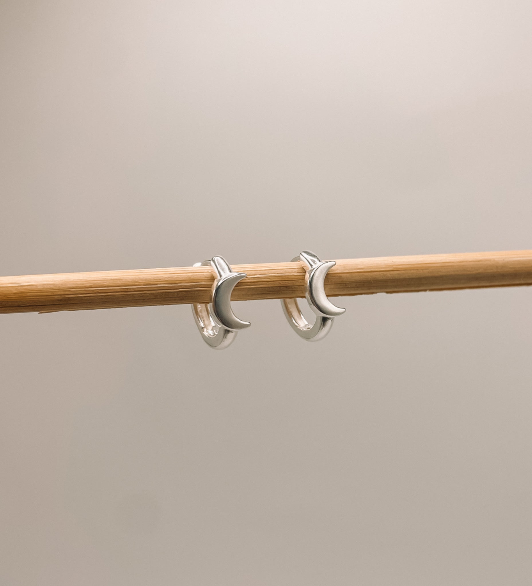 Brinco Argola Click Lua Prata 925 image 0