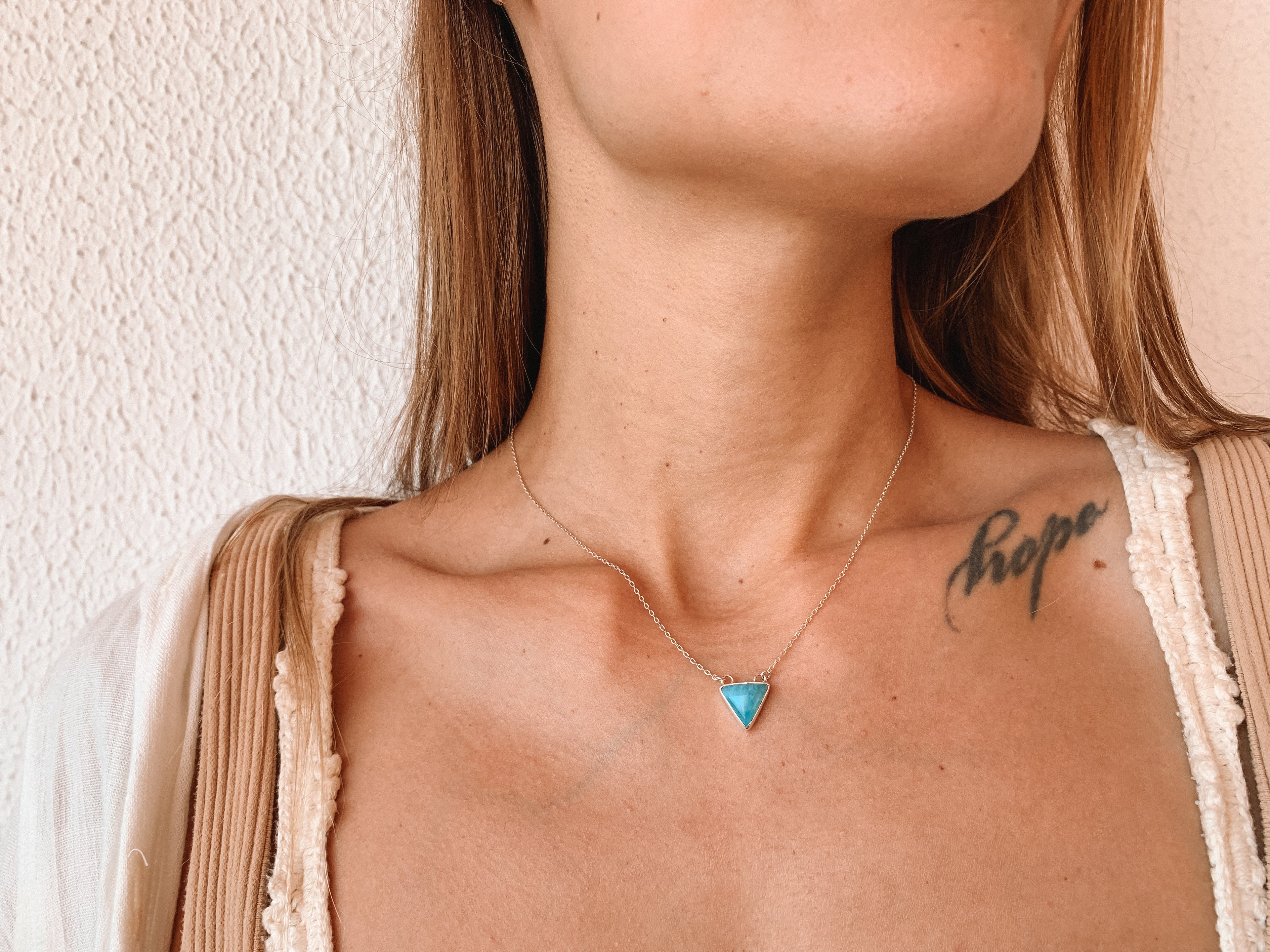 Colar Larimar Triângulo Prata 925 image 3