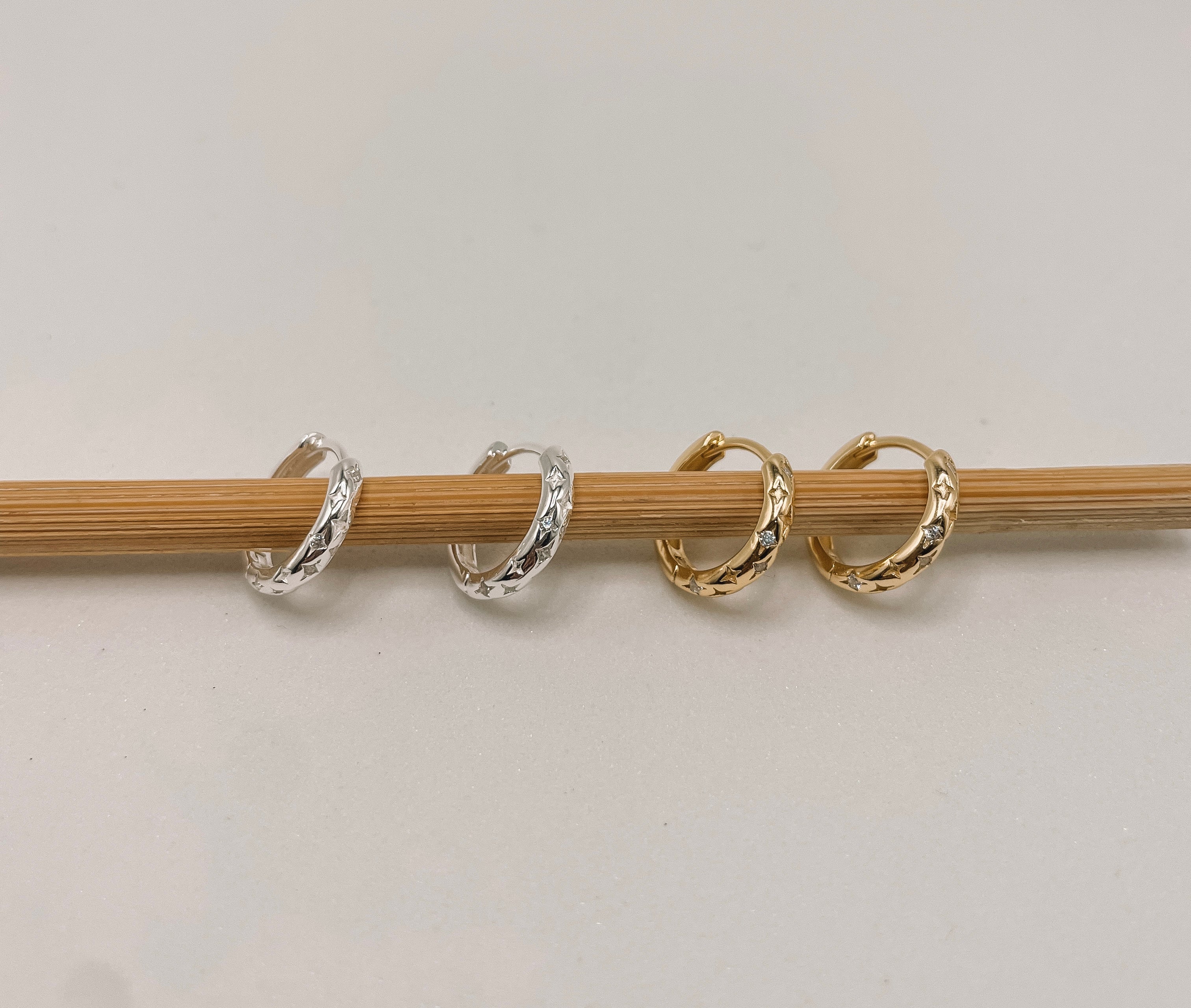 Brinco Argola Click com Estrelas e Zircônia Prata 925 ou Dourado image 0