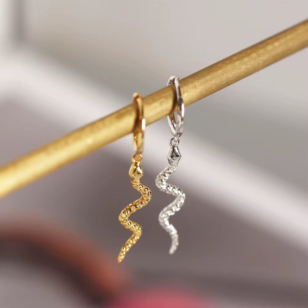 Brinco Argola Click com Cobra Prata 925 ou Dourado image 0